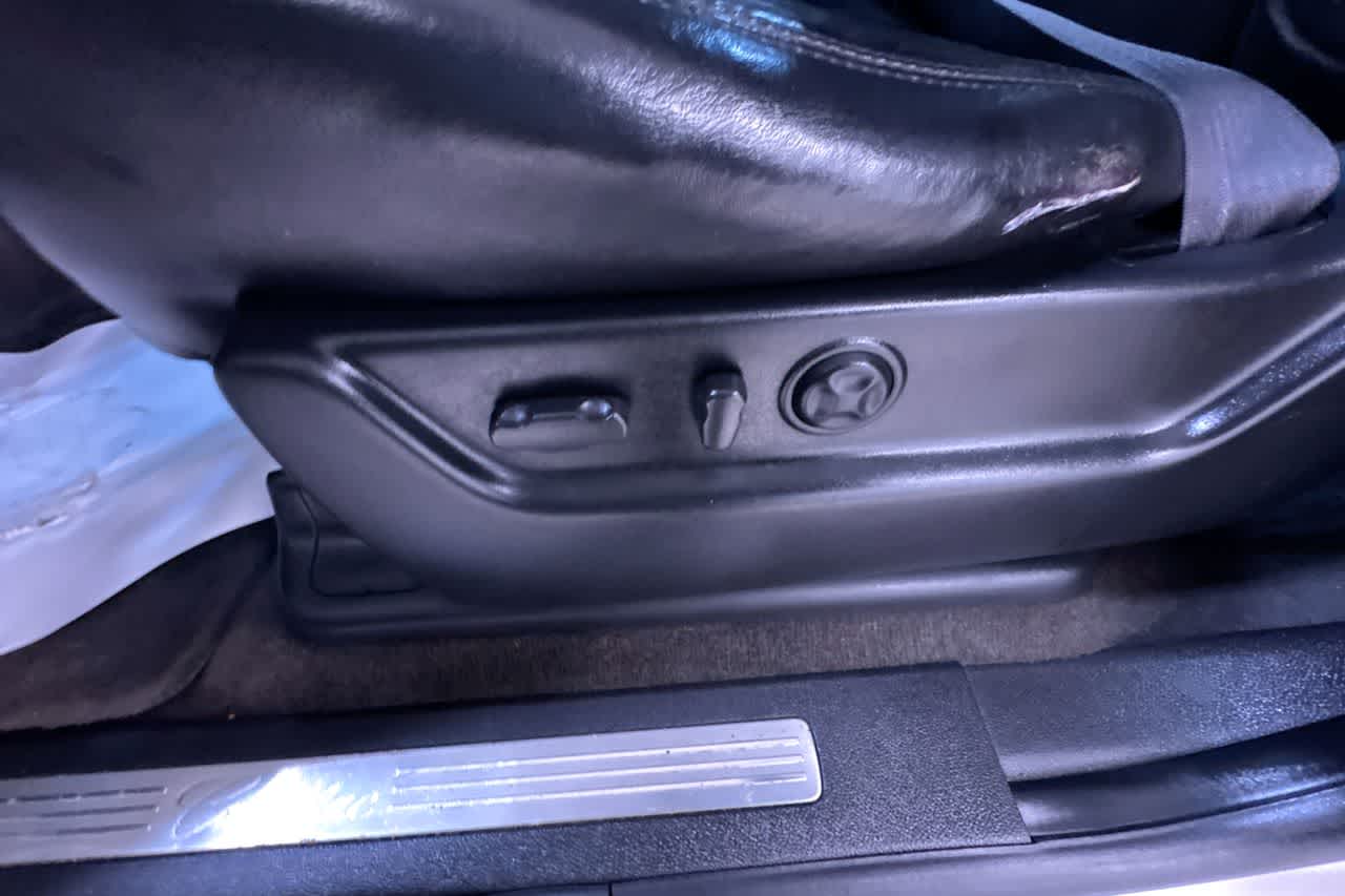 used 2009 Cadillac Escalade car, priced at $7,777