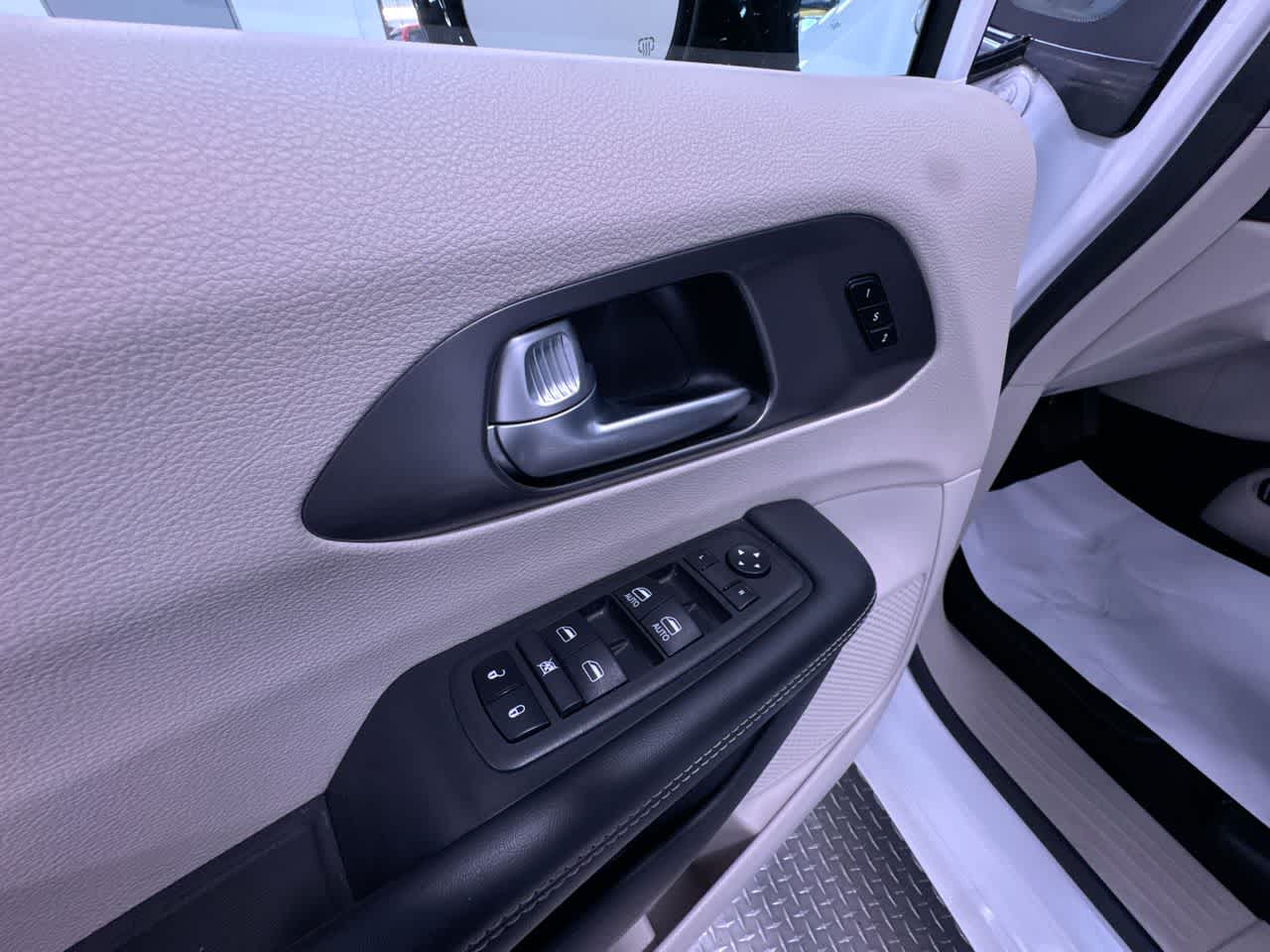 used 2024 Chrysler Pacifica car, priced at $26,777