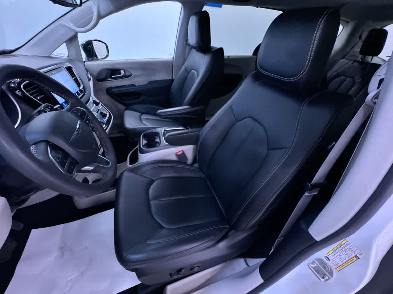 used 2024 Chrysler Pacifica car, priced at $26,777