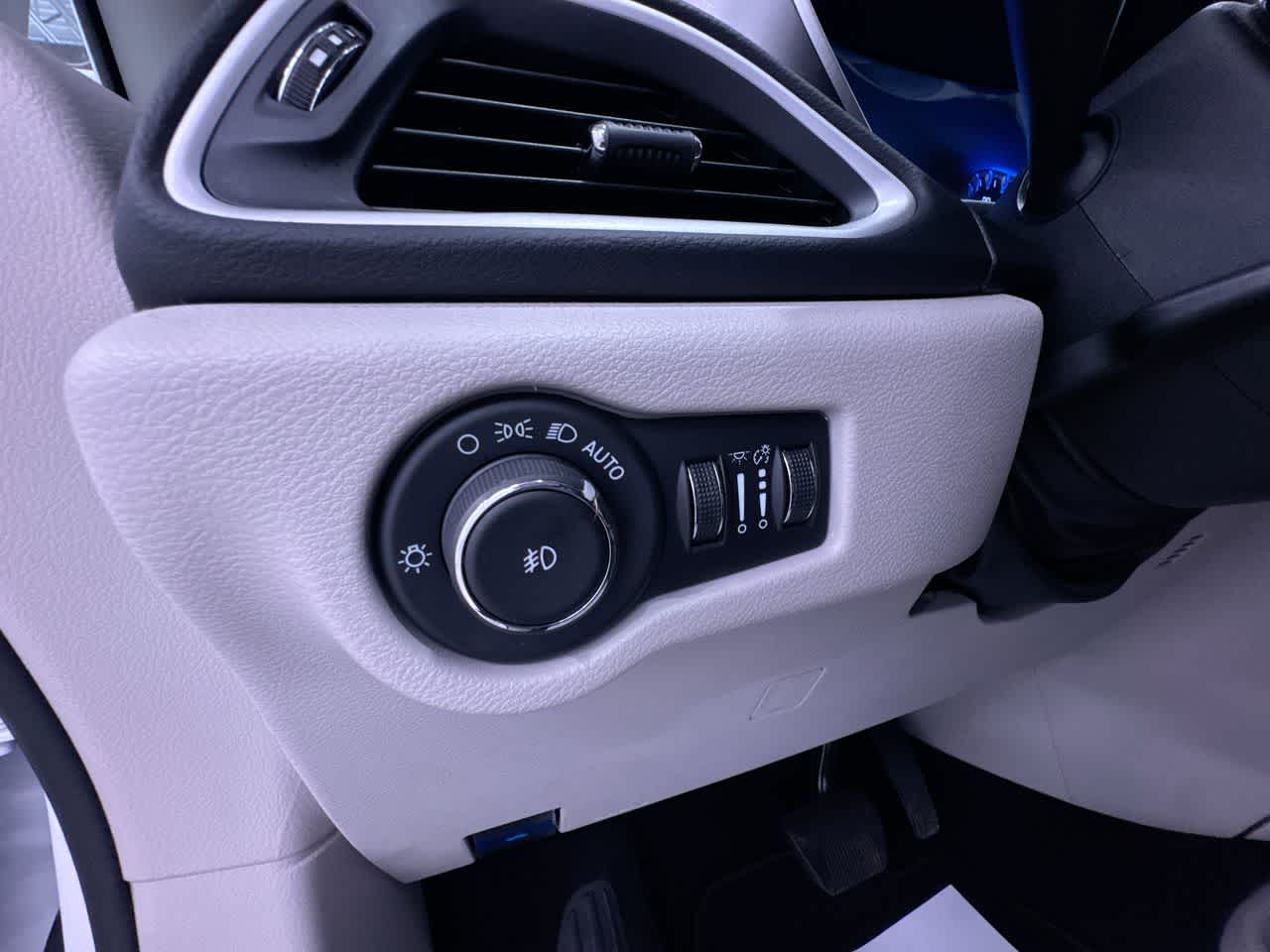 used 2024 Chrysler Pacifica car, priced at $26,777
