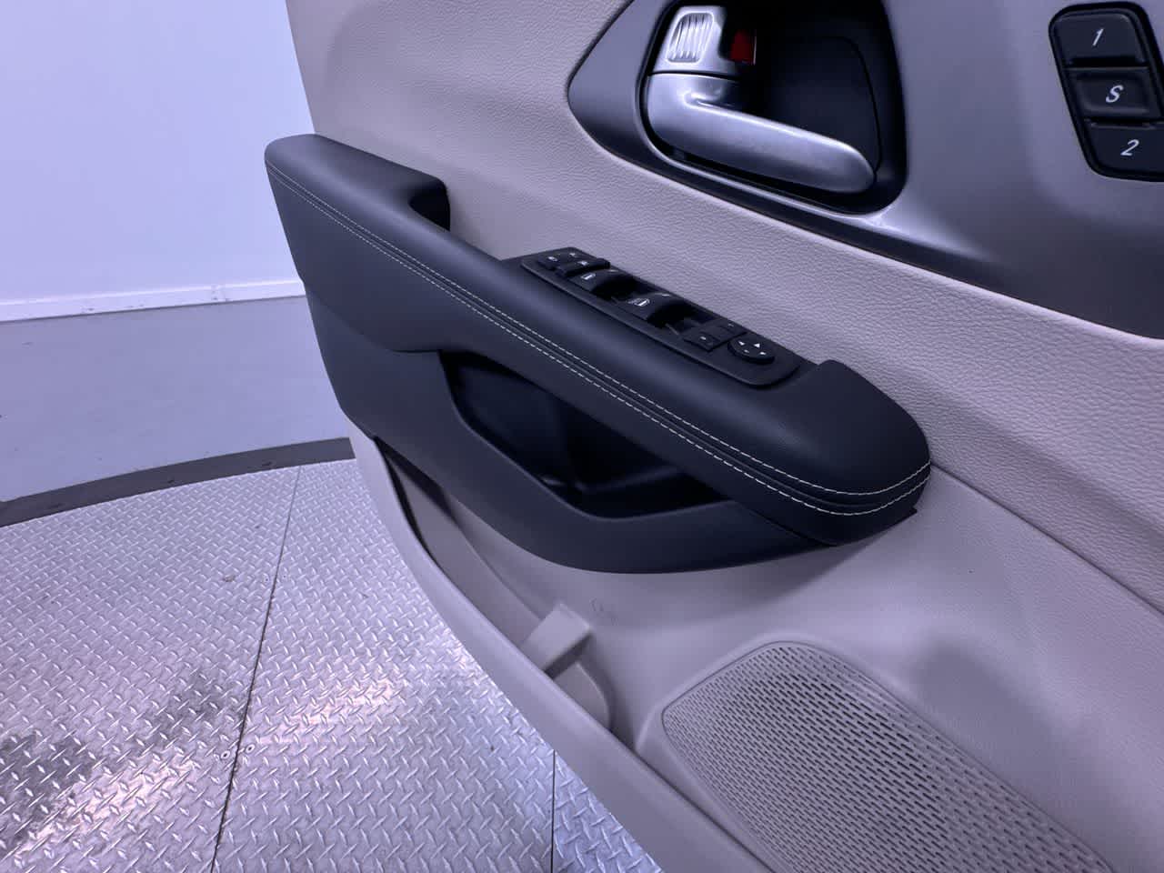 used 2024 Chrysler Pacifica car, priced at $26,777