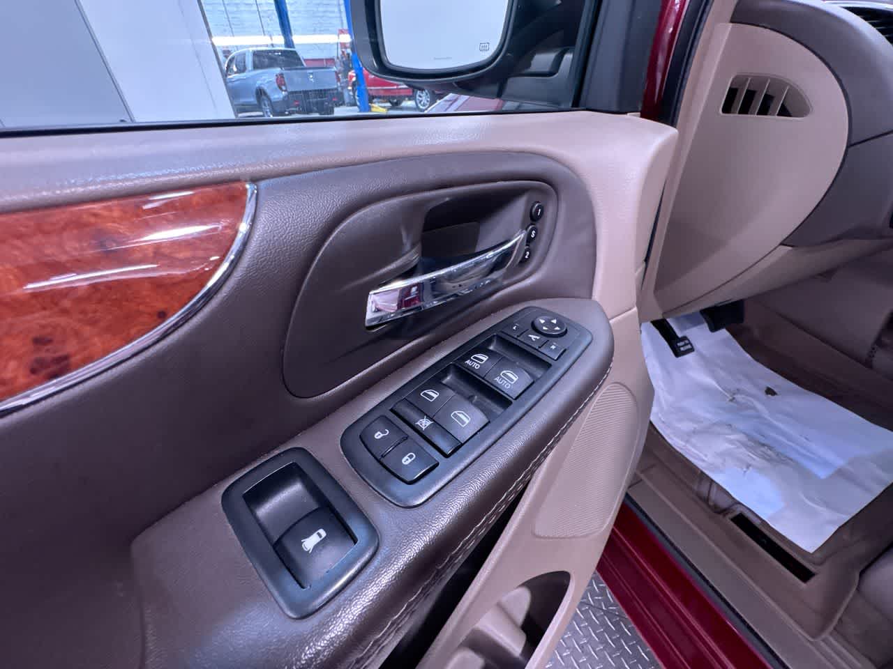 used 2015 Chrysler Town & Country car, priced at $8,897
