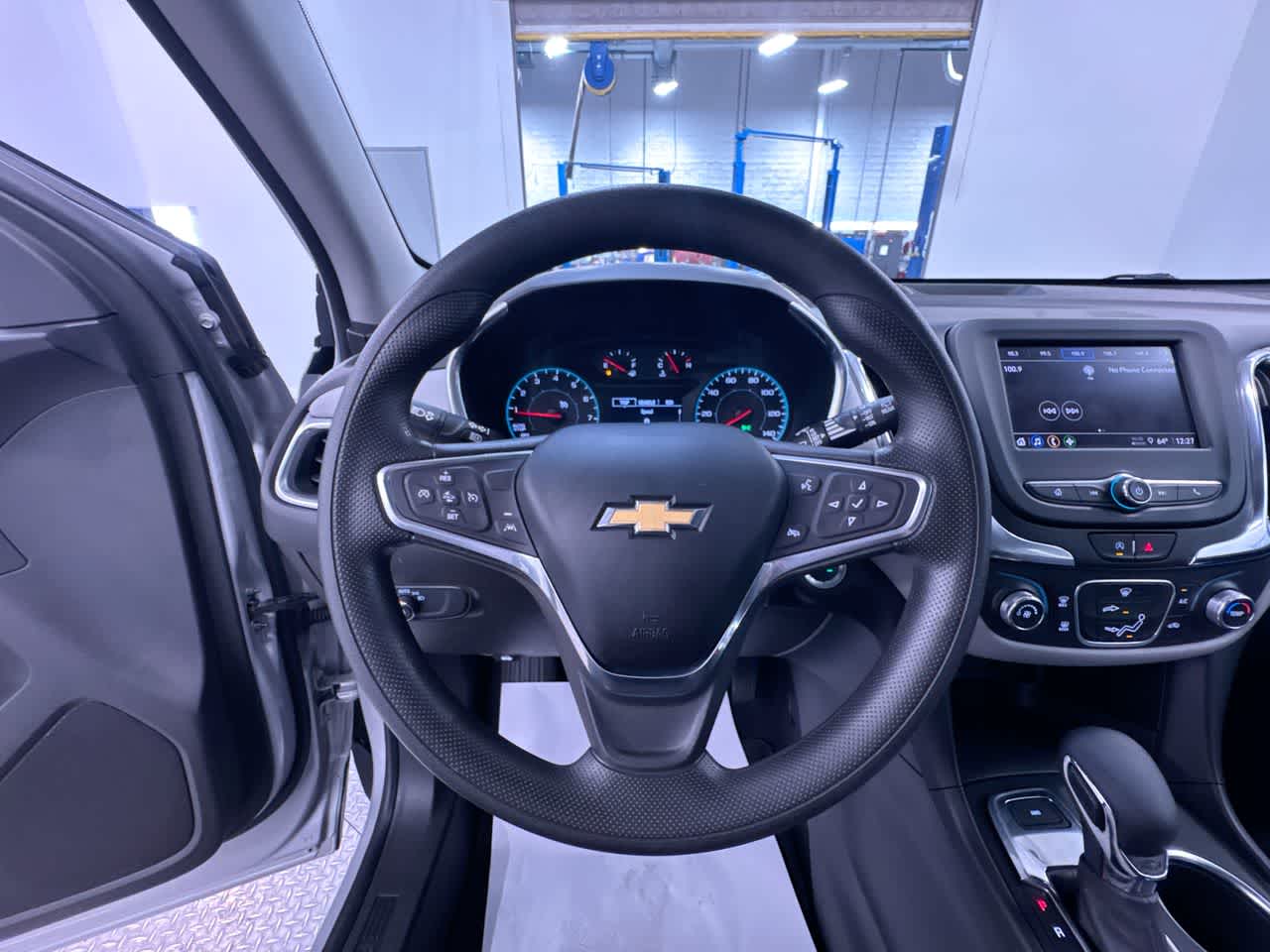 used 2022 Chevrolet Equinox car, priced at $17,293