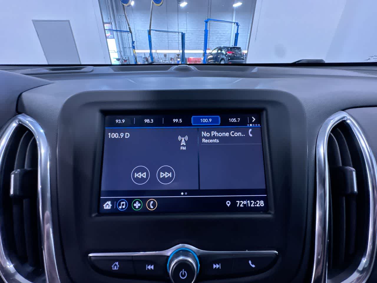 used 2020 Chevrolet Equinox car, priced at $16,026
