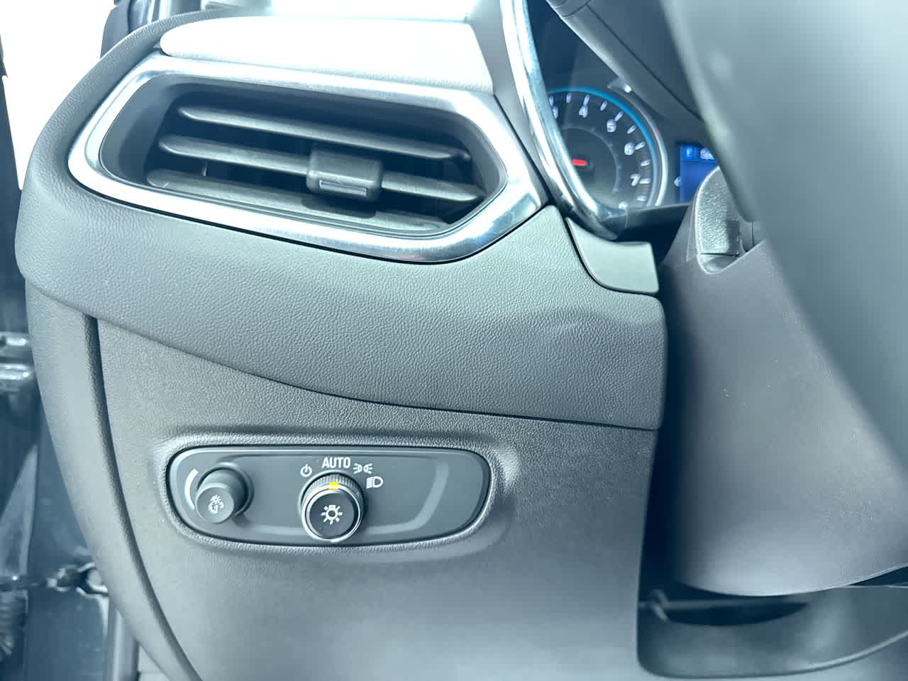 used 2023 Chevrolet Equinox car, priced at $17,140