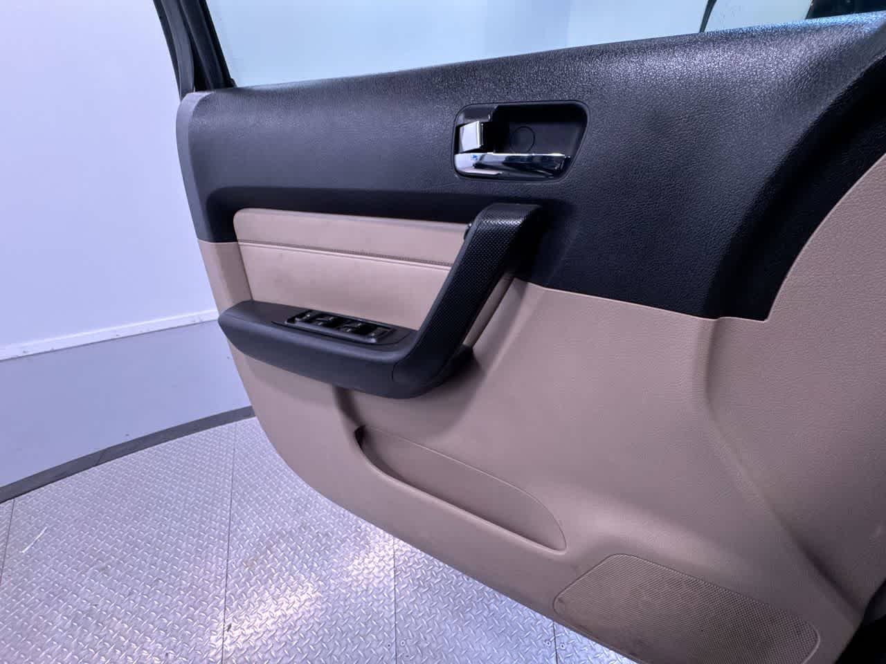 used 2006 Hummer H3 car, priced at $8,999