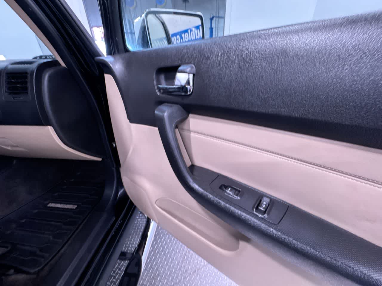 used 2006 Hummer H3 car, priced at $8,999