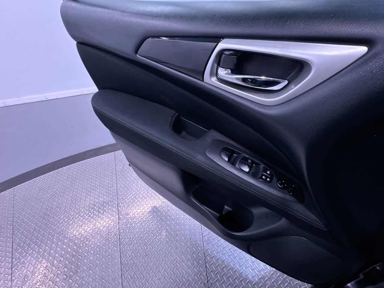 used 2017 Nissan Pathfinder car, priced at $7,777