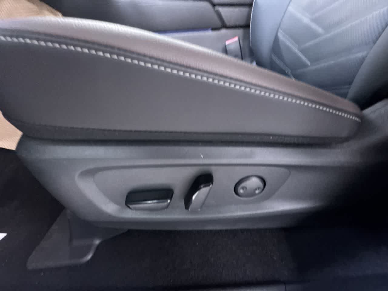 new 2025 Nissan Pathfinder car, priced at $49,345