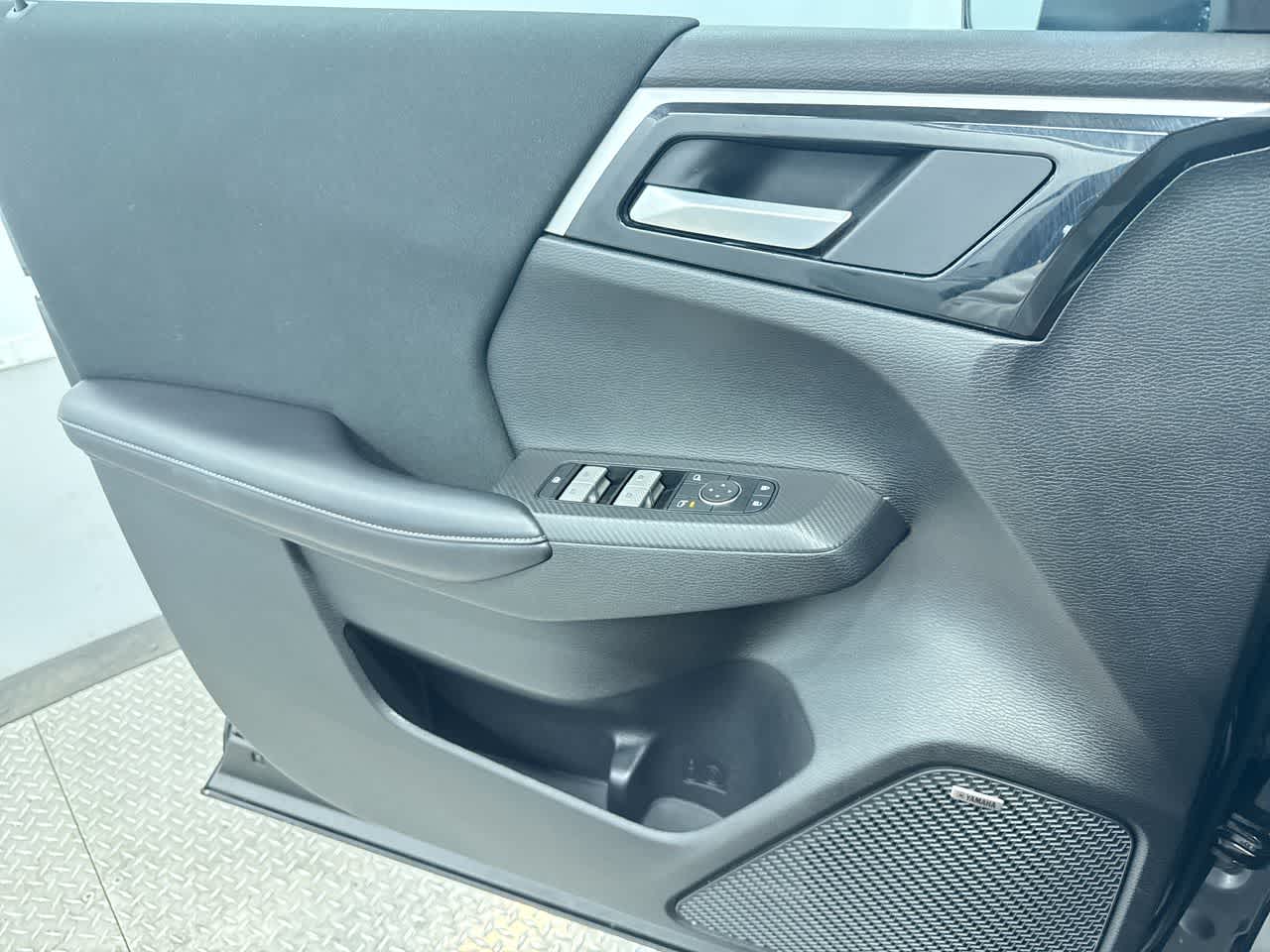 used 2025 Mitsubishi Outlander car, priced at $26,721