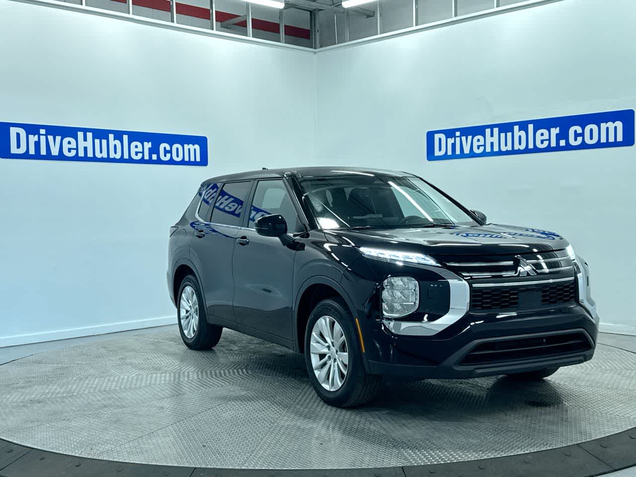 used 2025 Mitsubishi Outlander car, priced at $26,721