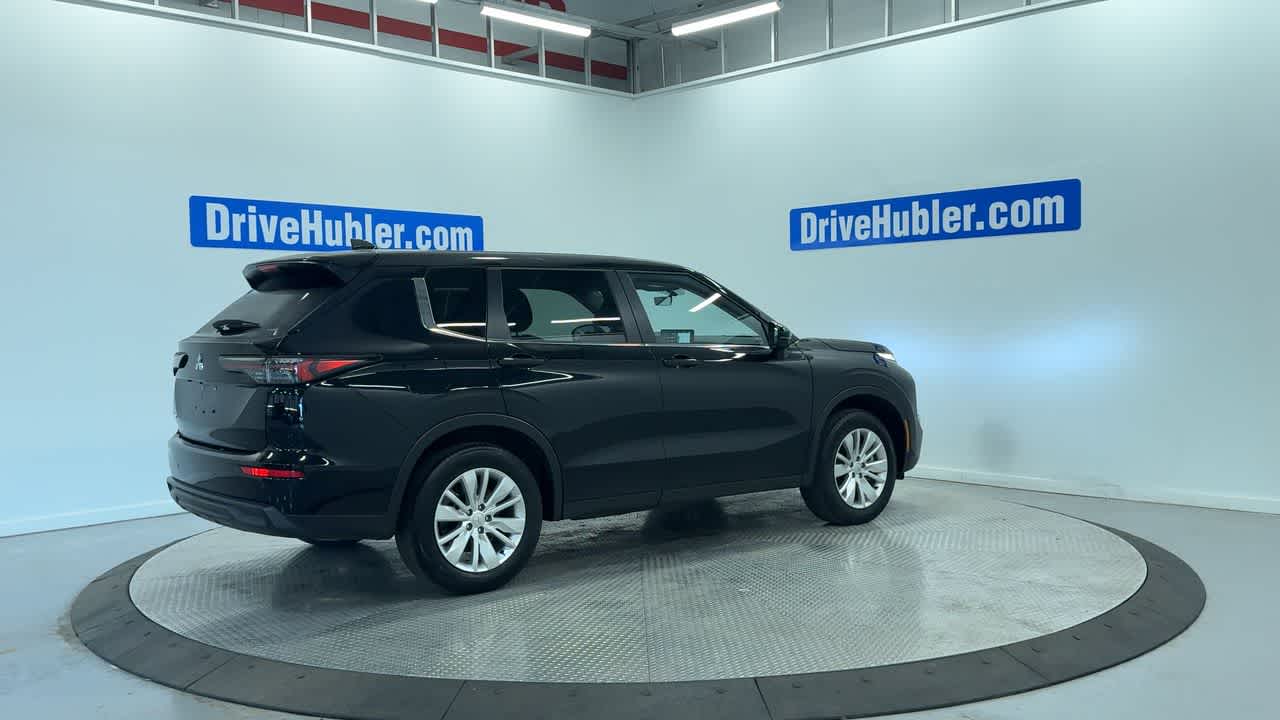 used 2025 Mitsubishi Outlander car, priced at $26,721