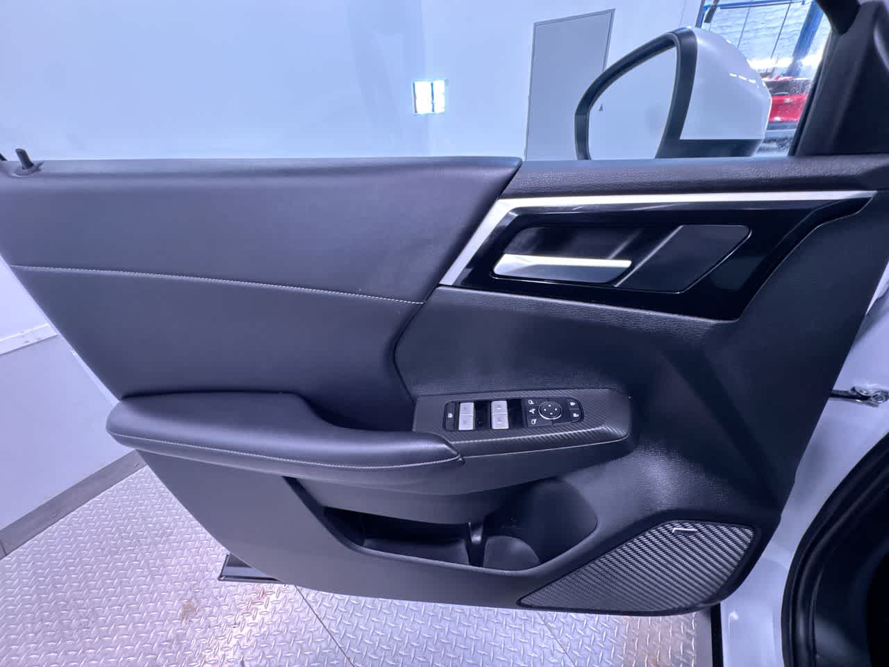 used 2025 Mitsubishi Outlander car, priced at $26,800