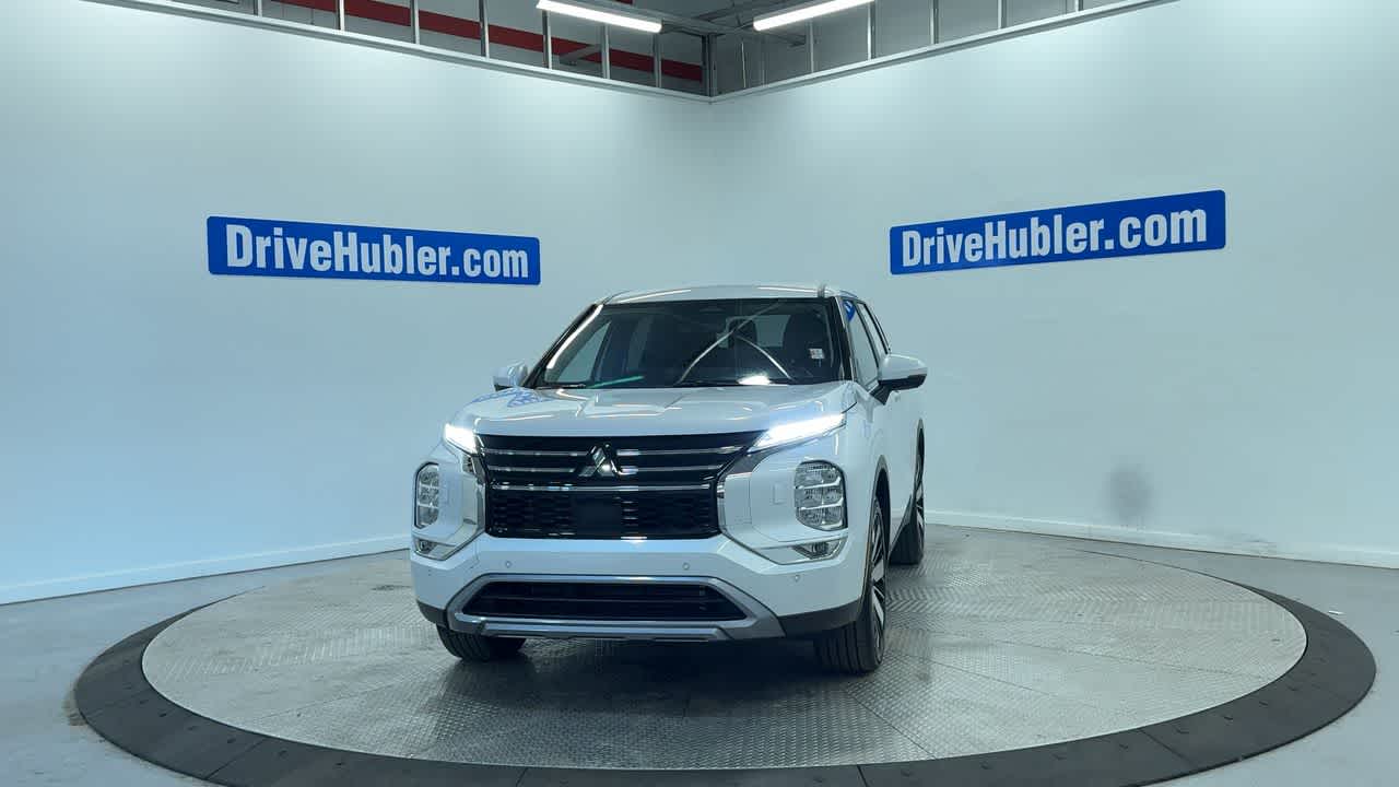 used 2025 Mitsubishi Outlander car, priced at $26,800