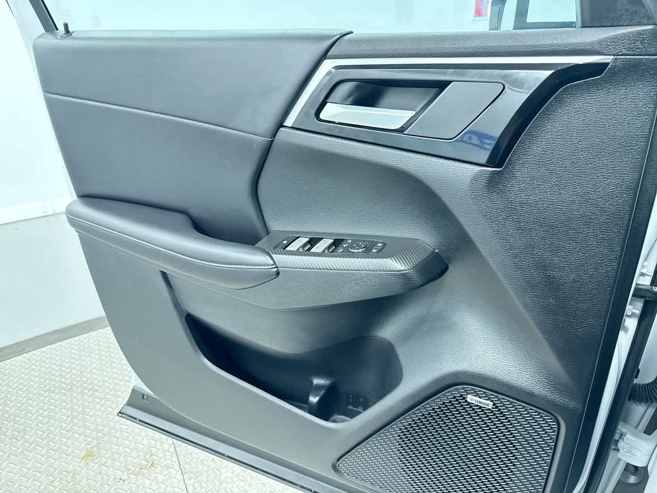 used 2025 Mitsubishi Outlander car, priced at $26,800