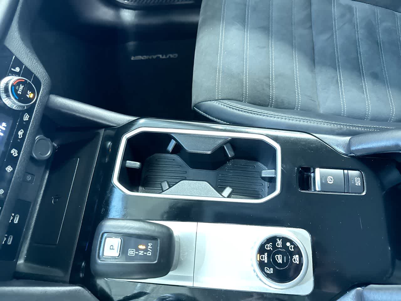 used 2025 Mitsubishi Outlander car, priced at $26,800