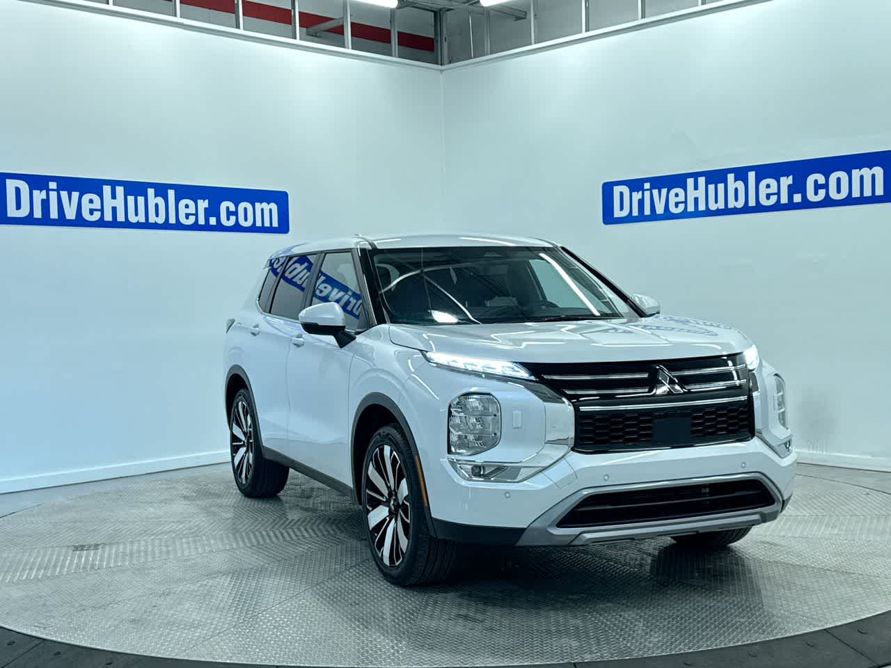 used 2025 Mitsubishi Outlander car, priced at $26,800