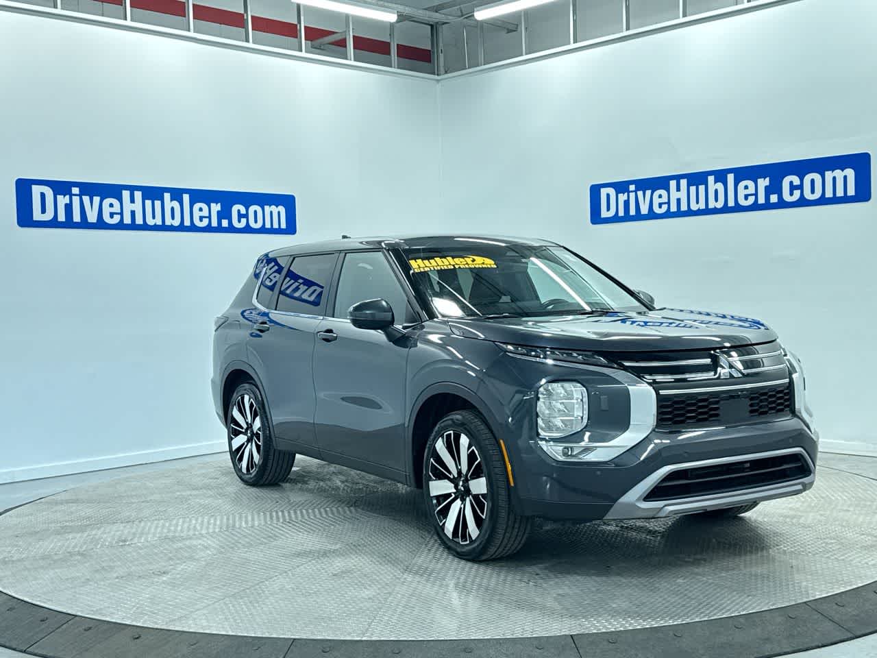 used 2025 Mitsubishi Outlander car, priced at $27,010