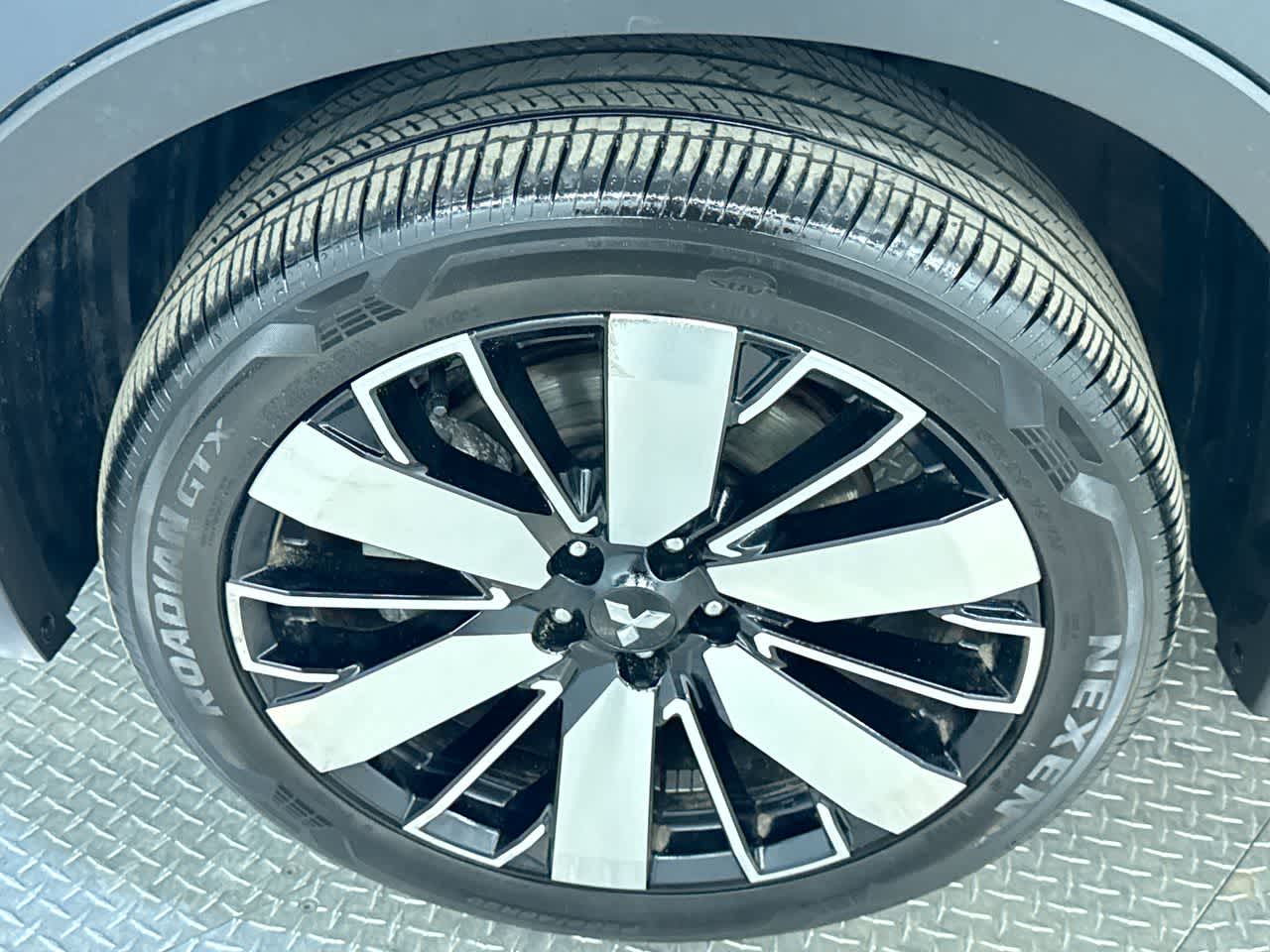 used 2025 Mitsubishi Outlander car, priced at $27,010