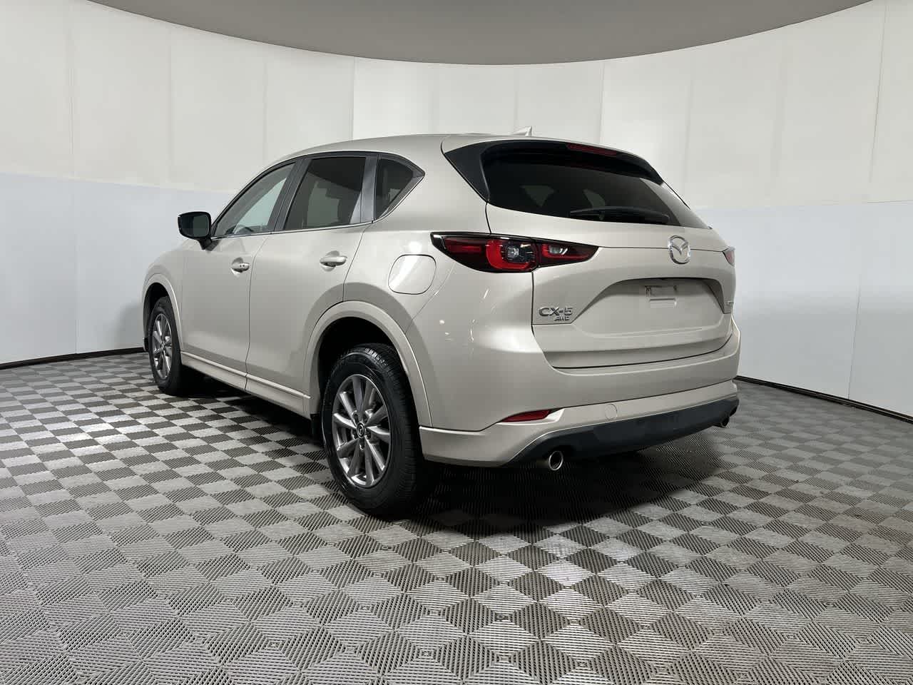 View vehicle photo 6