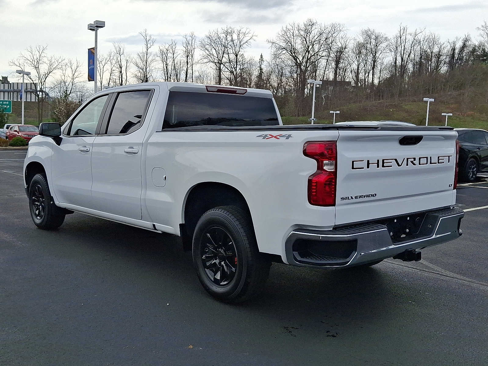 View vehicle photo 4