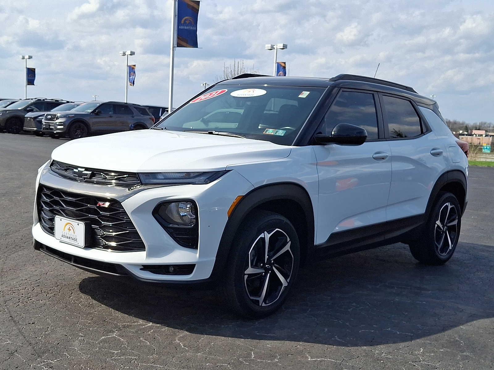 View vehicle photo 3