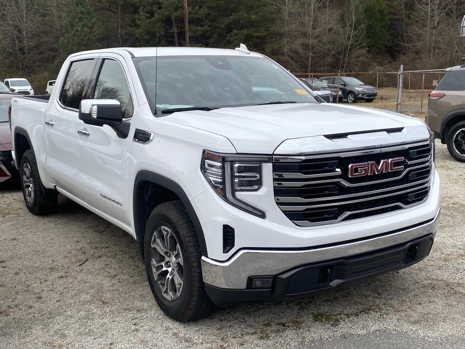 2025 GMC Sierra 1500 SLT's photo