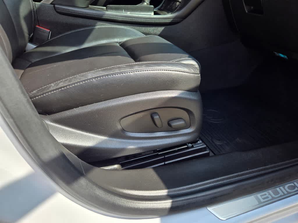 2015 Buick LaCrosse Leather 6