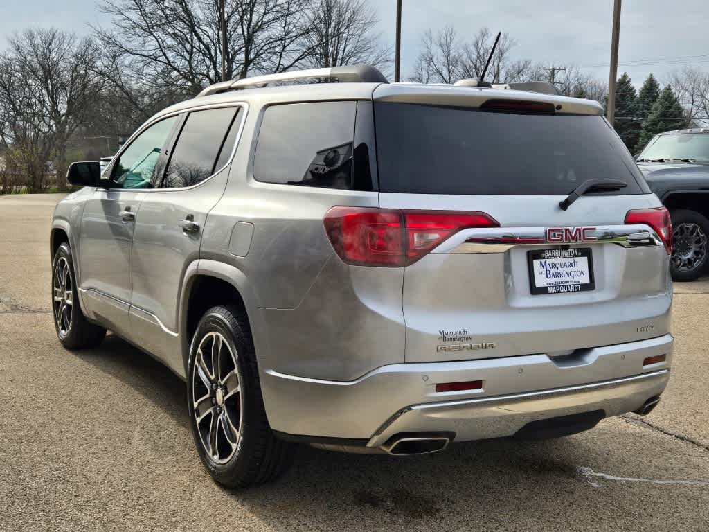 2017 GMC Acadia Denali 18