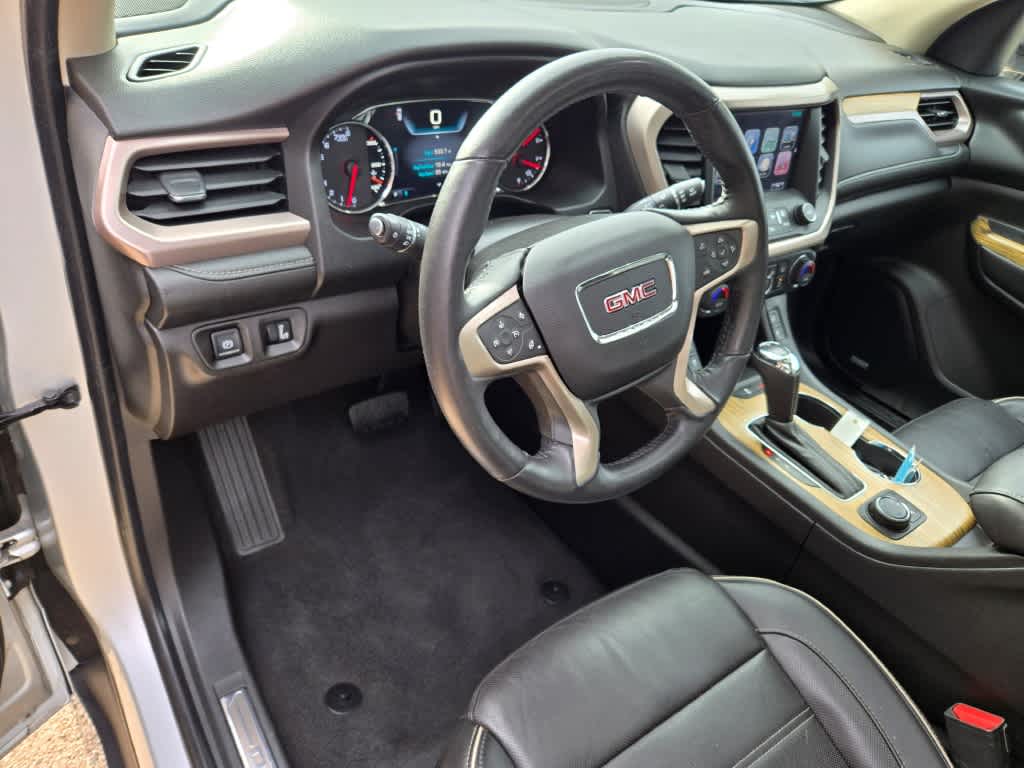 2017 GMC Acadia Denali 27