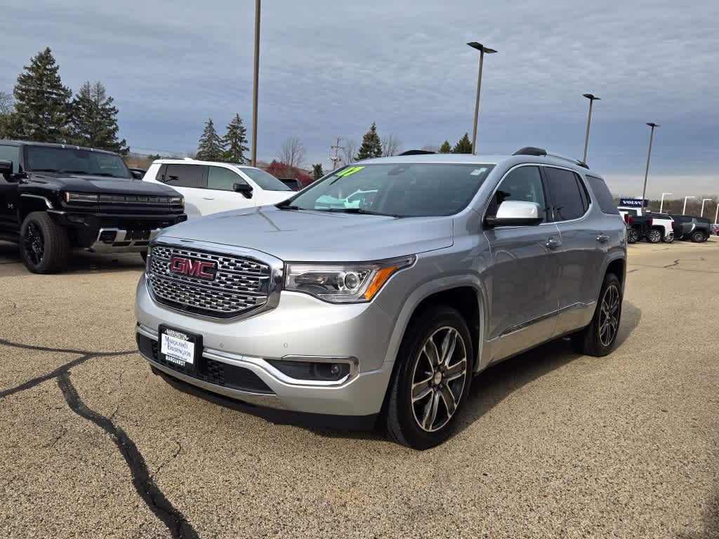 2017 GMC Acadia Denali 5