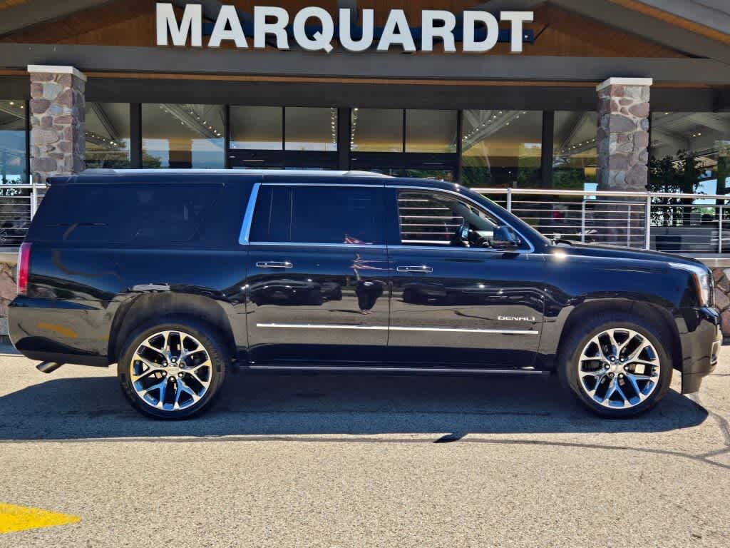 Onyx Black 2017 GMC Yukon XL Denali 4WD SUV / Crossover Four-Wheel Drive 8-Speed Automatic