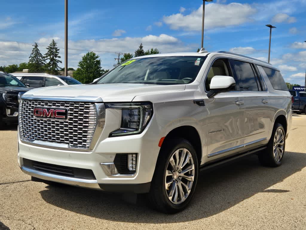 2023 GMC Yukon XL Denali 4