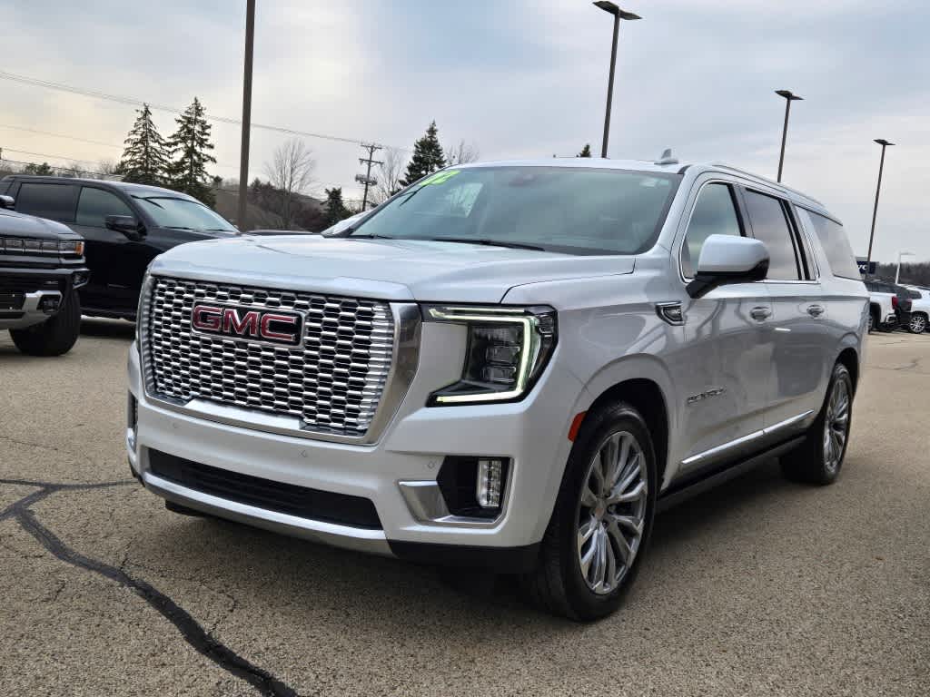 2022 GMC Yukon XL Denali 4