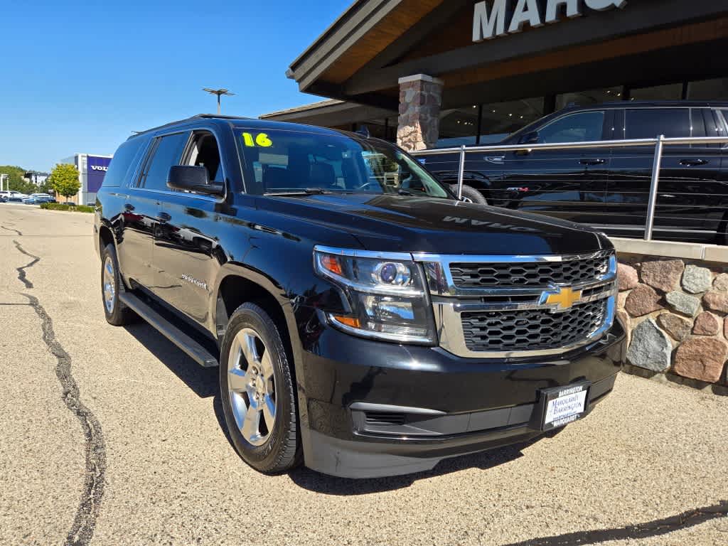 2016 Chevrolet Suburban LT 2