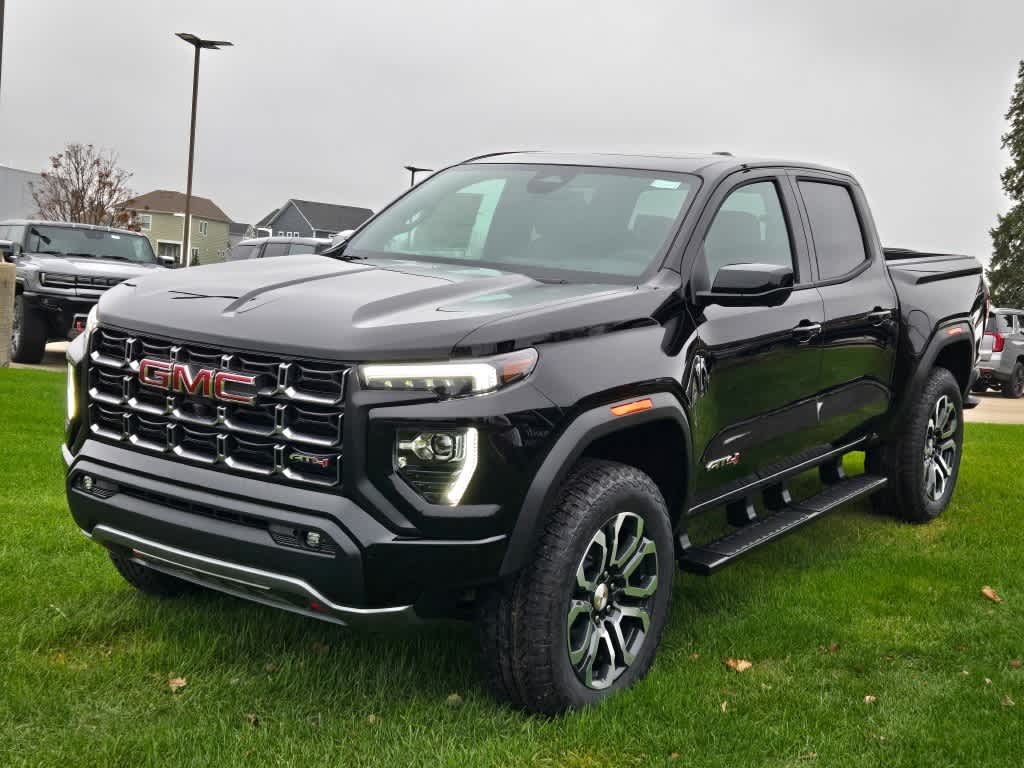 2024 GMC Canyon 4WD AT4 Crew Cab 3