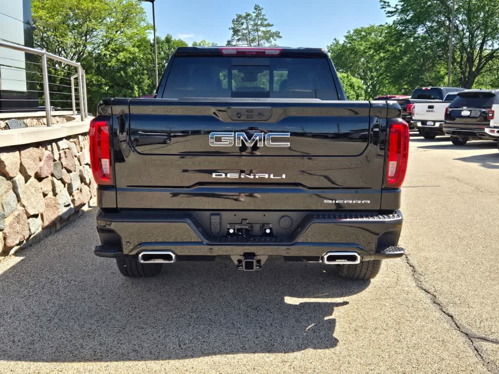 2024 GMC Sierra 1500 Denali Ultimate 4WD Crew Cab 147 17