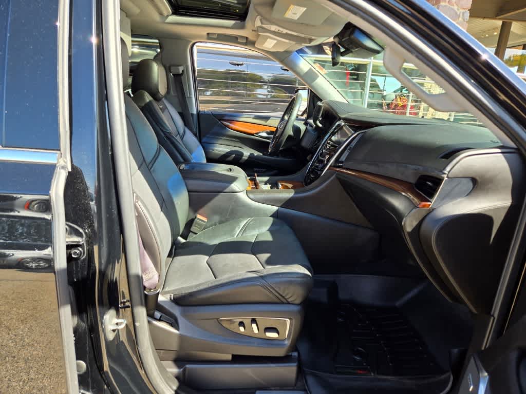 2016 Cadillac Escalade ESV Luxury Collection 5