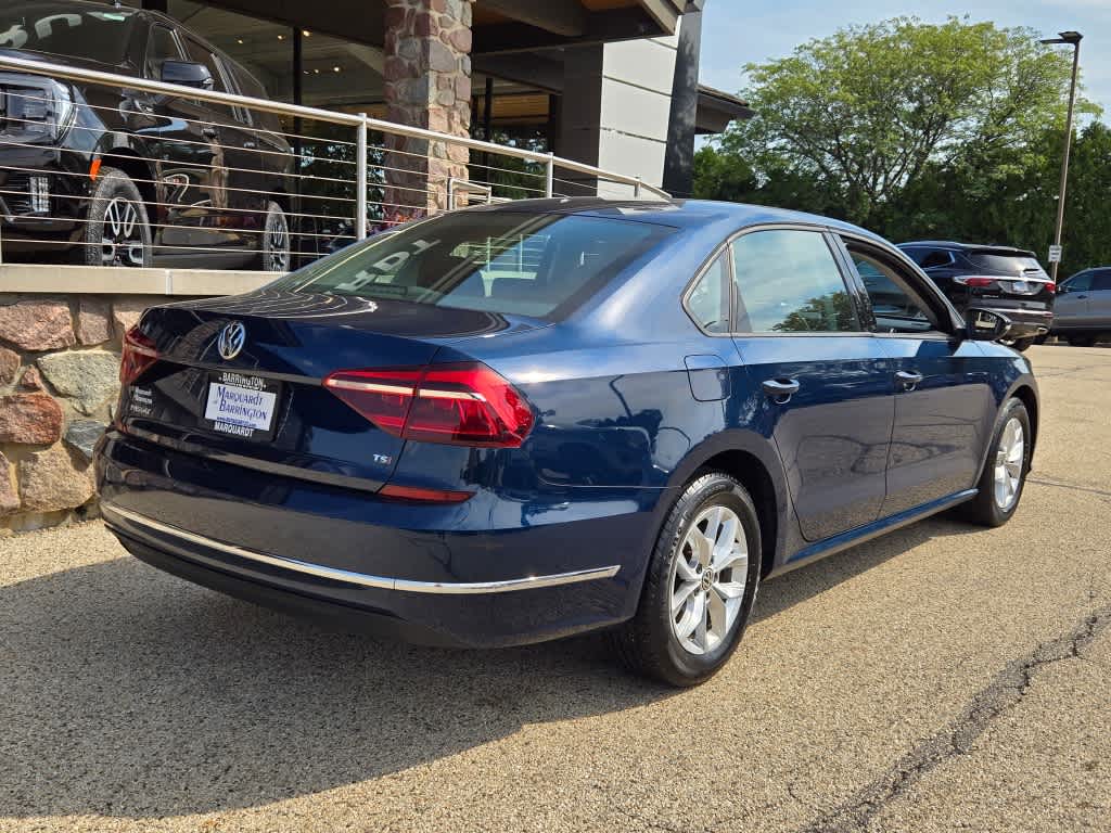 2018 Volkswagen Passat 2.0T S 11