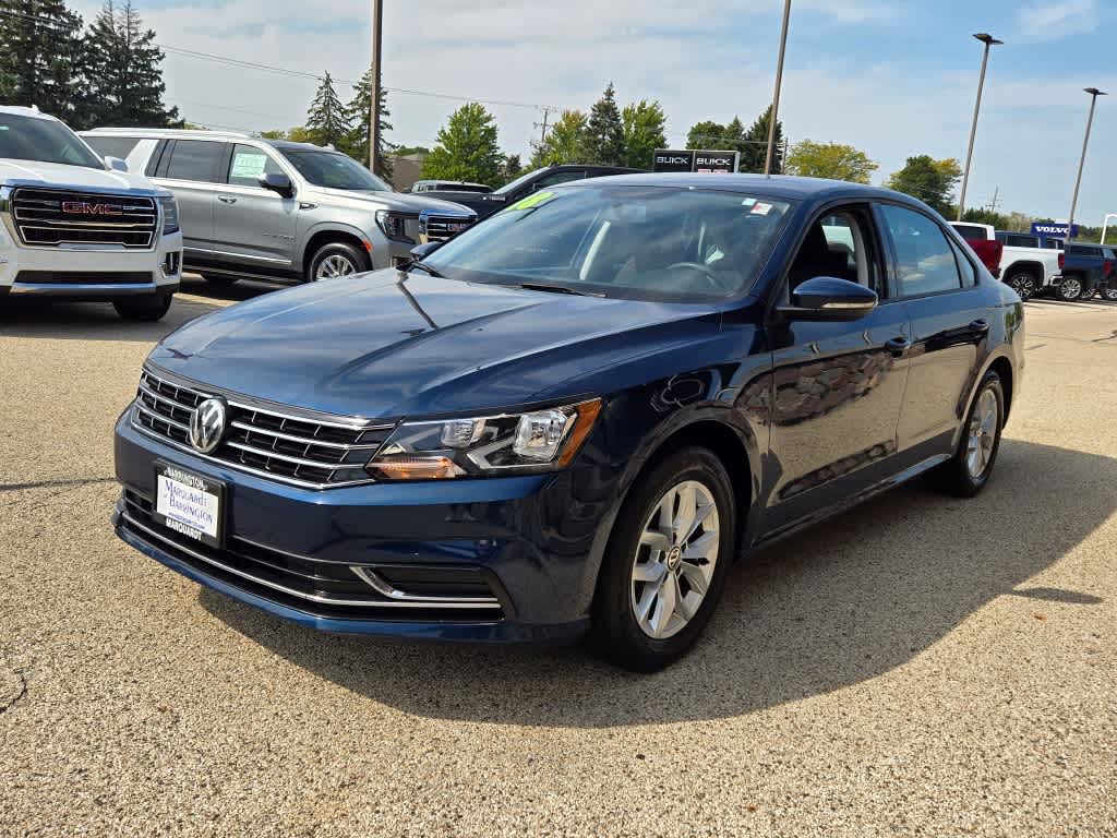 2018 Volkswagen Passat 2.0T S 4