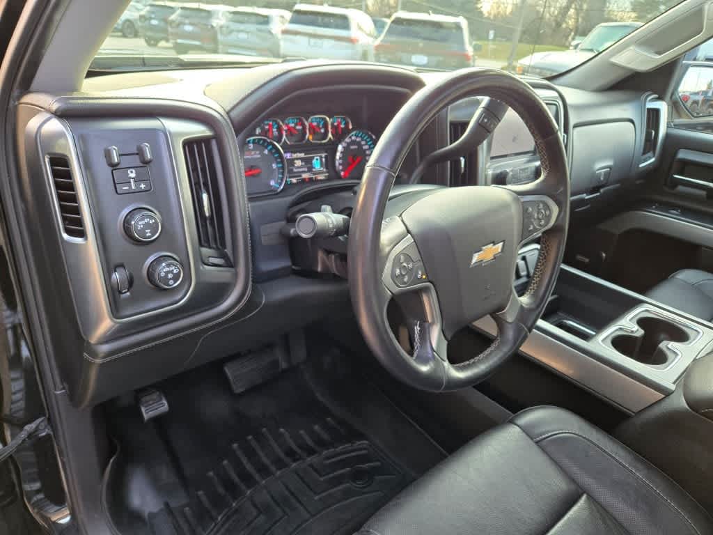 2017 Chevrolet Silverado 1500 LTZ 4WD Crew Cab 143.5 21