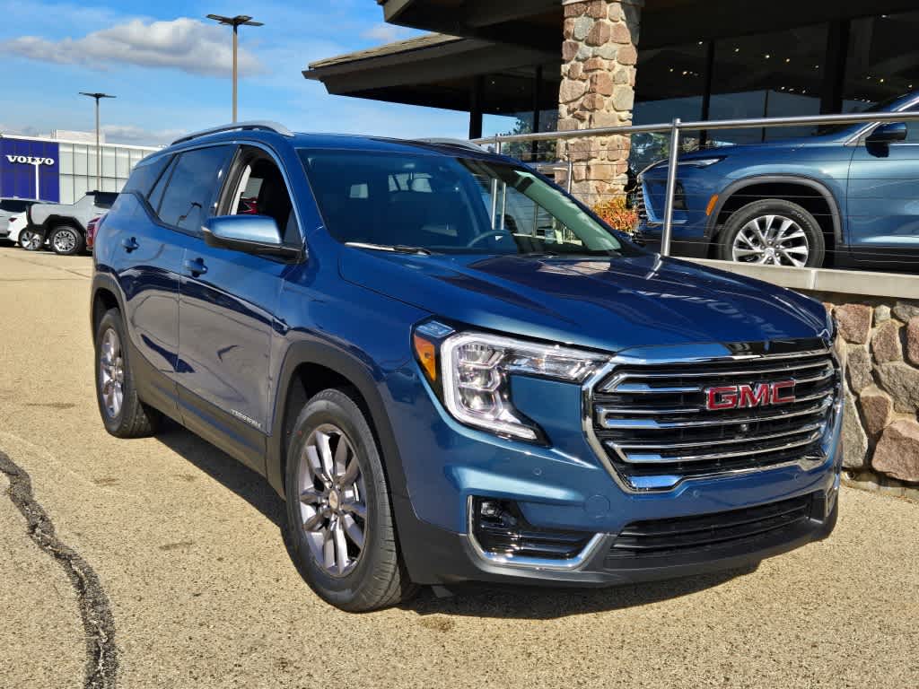 2024 GMC Terrain SLT 2