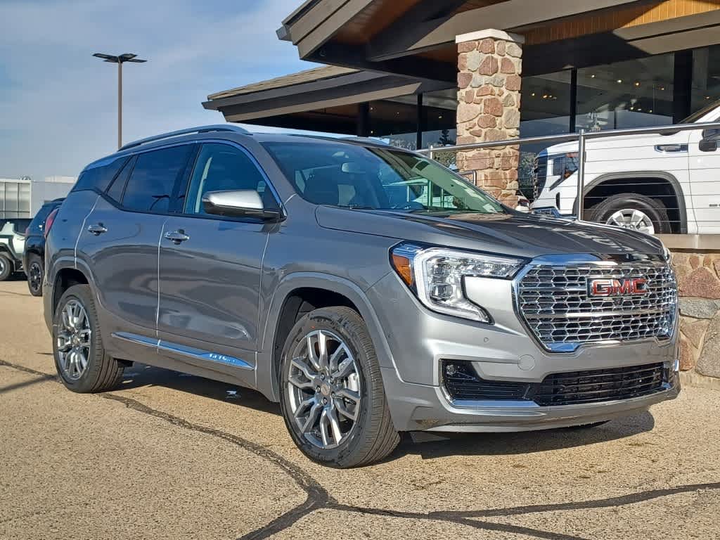 2024 GMC Terrain Denali 2