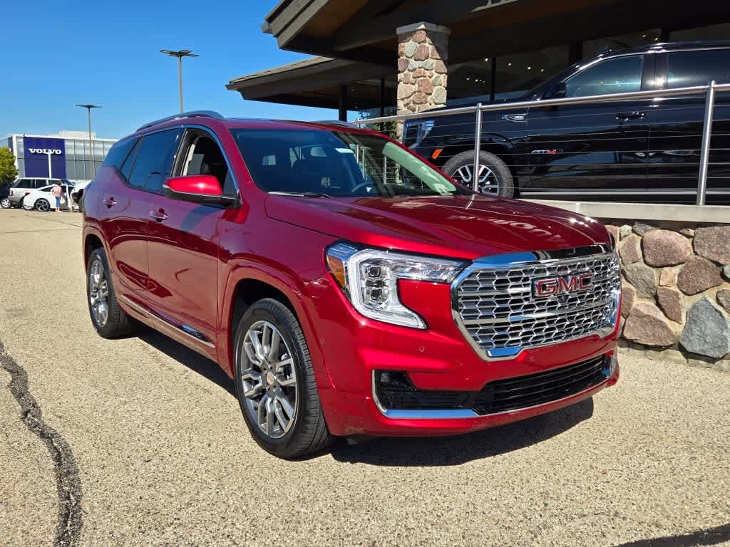 2024 GMC Terrain Denali 2