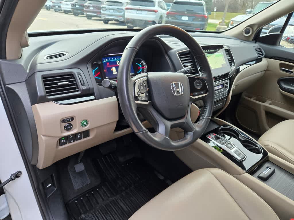 2020 Honda Pilot Touring 7-Passenger 26