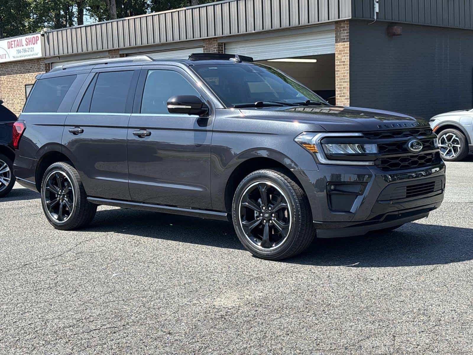 Dark Matter Gray 2024 Ford Expedition SUV / Crossover Four-Wheel Drive Automatic