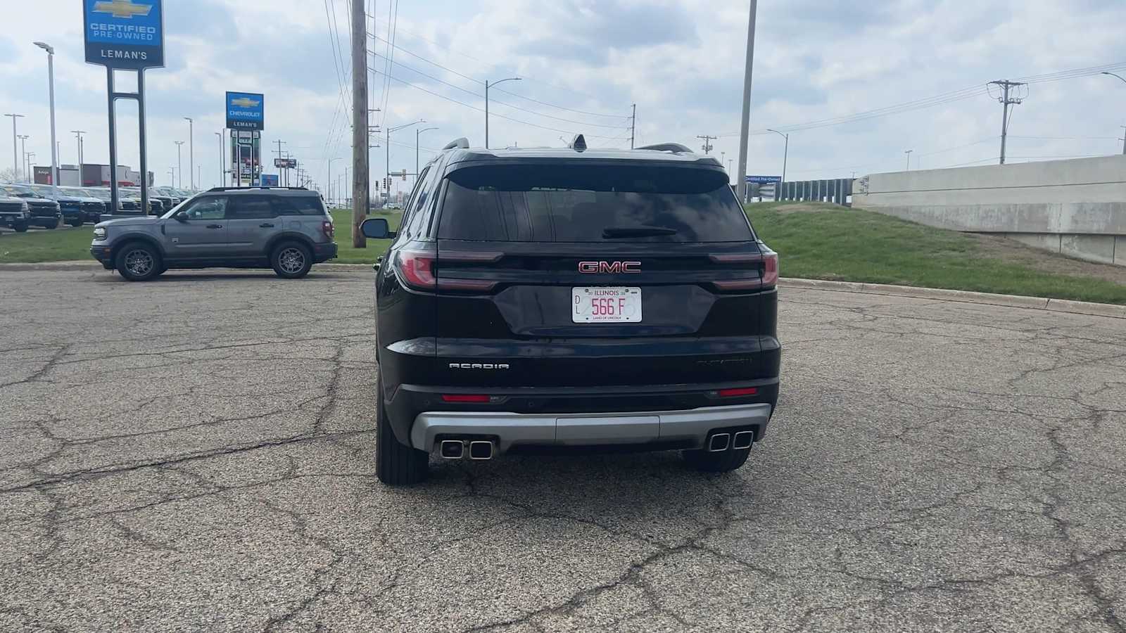 View vehicle photo 7