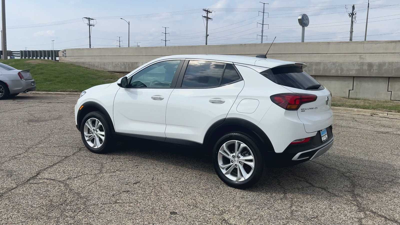 View vehicle photo 6