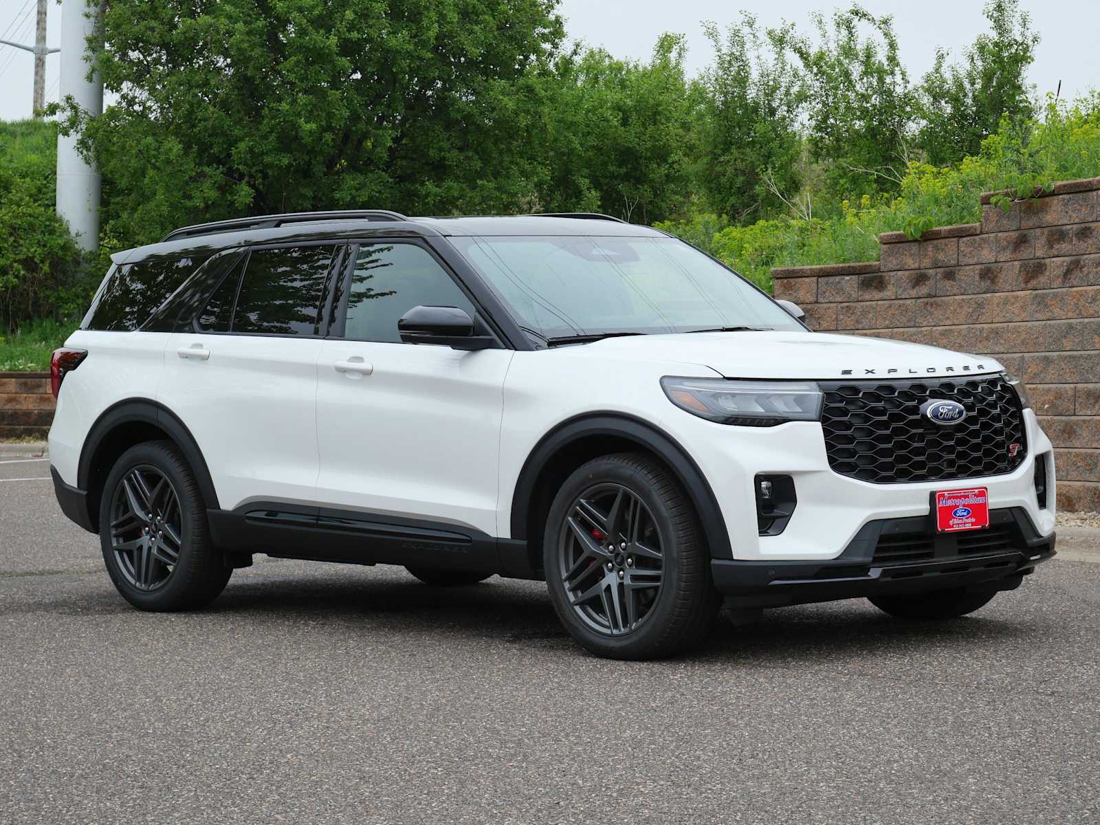 Star White Metallic Tri-Coat 2026 Ford Explorer SUV / Crossover All-Wheel Drive Automatic