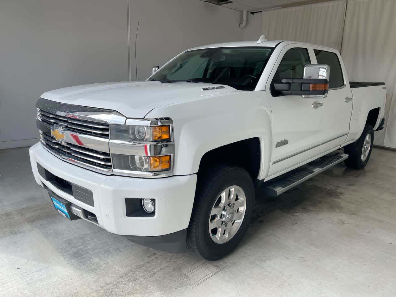 Summit White 2015 Chevrolet Silverado 3500HD High Country Crew Cab 4WD Pickup Truck Four-Wheel Drive 6-Speed Automatic